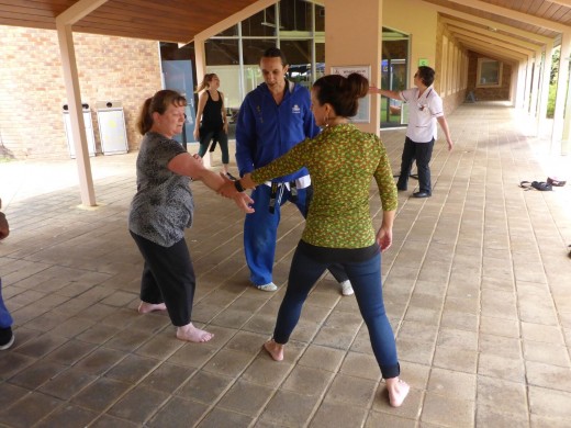 Simple Wrist Grab Escapes - ECU Wellness Day - Self Defence Workshop - www.tkdcentral.com